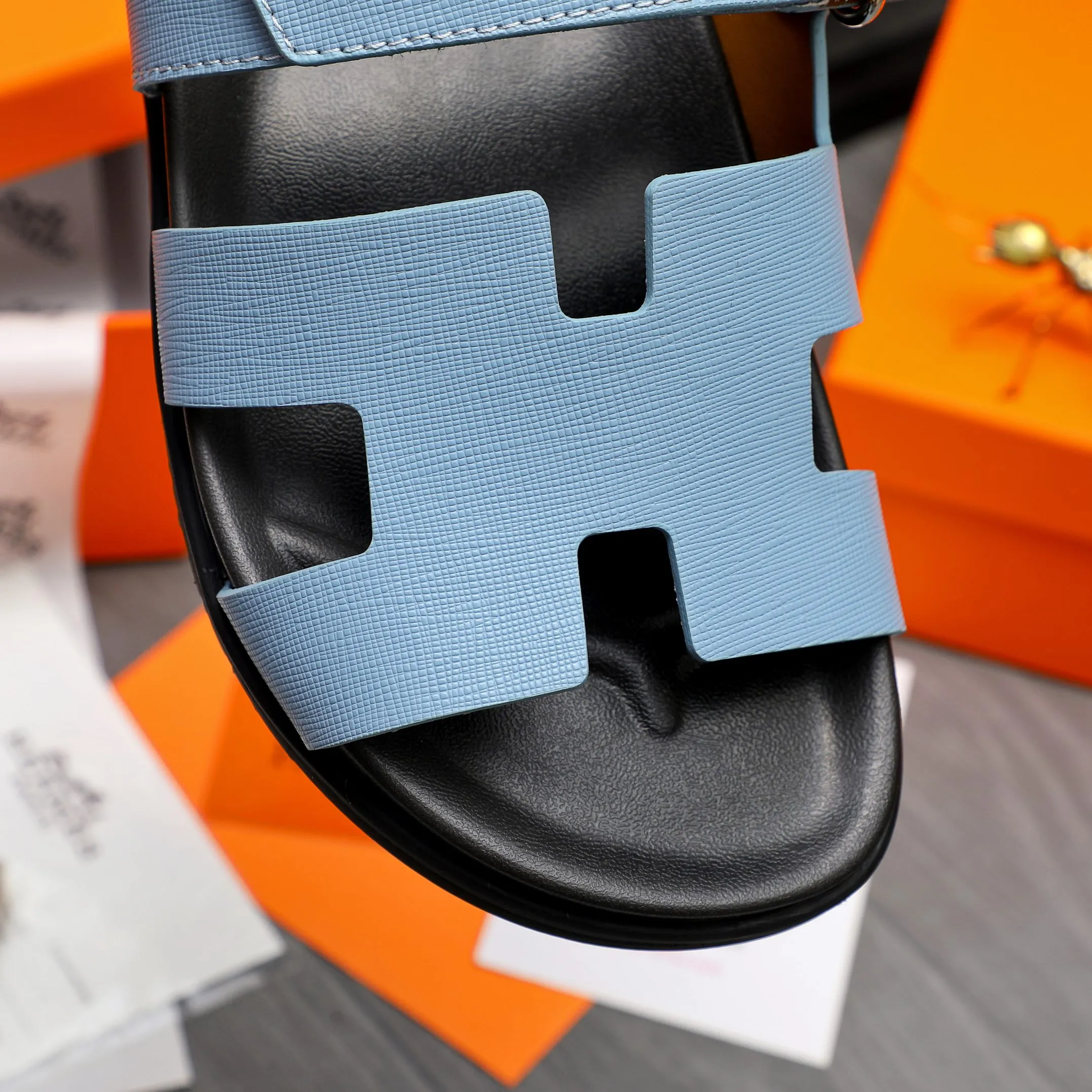 Men's shoes 💰340 Product trademark: Hermes "Hermes" Couple's slippers Regular size: 36-46 Product material: Selected vertical grain cowhide upper, microfiber lining, original outsole